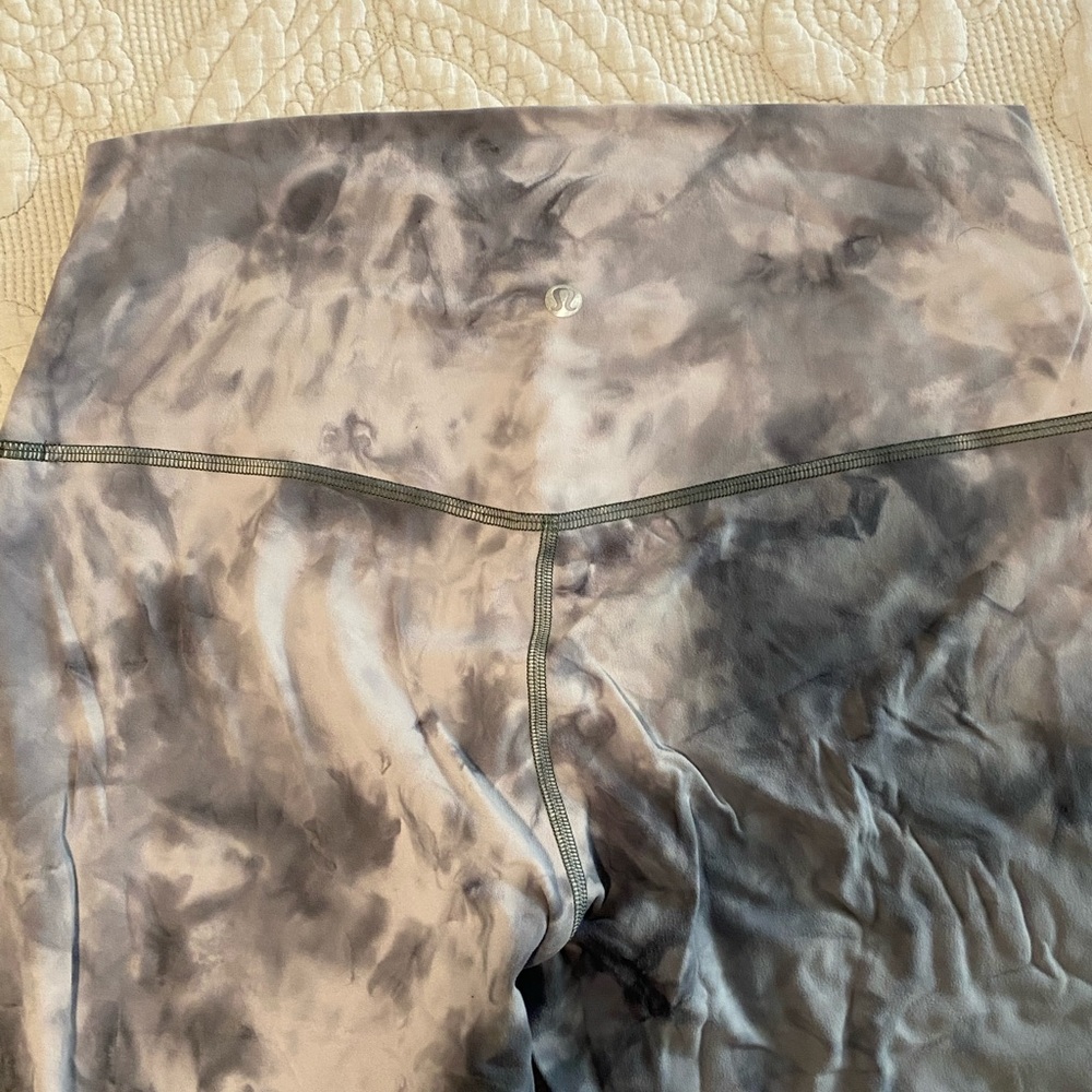 Gray Tie-Dye LULULEMON ALIGN leggings 21”